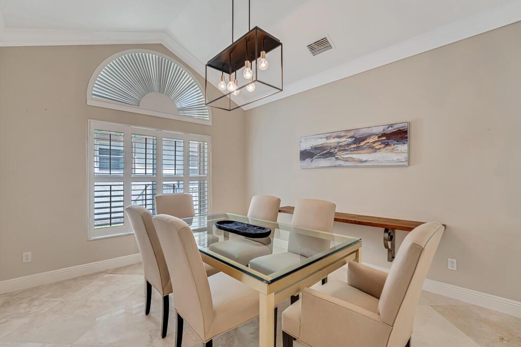 VALENCIA SHORES - Residential