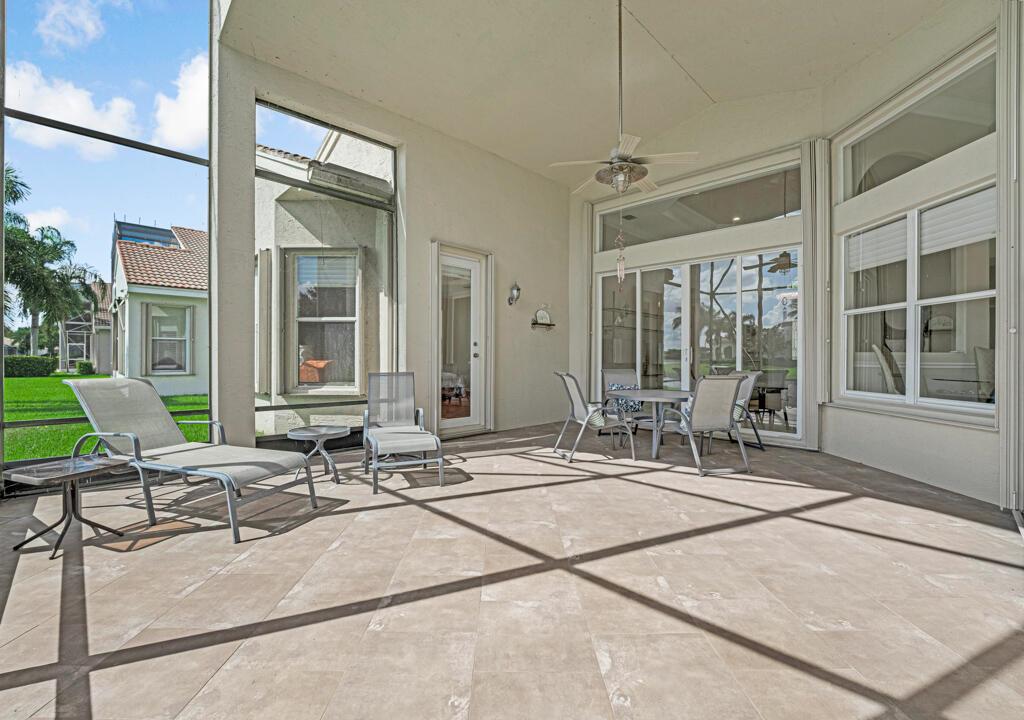 VALENCIA SHORES - Residential