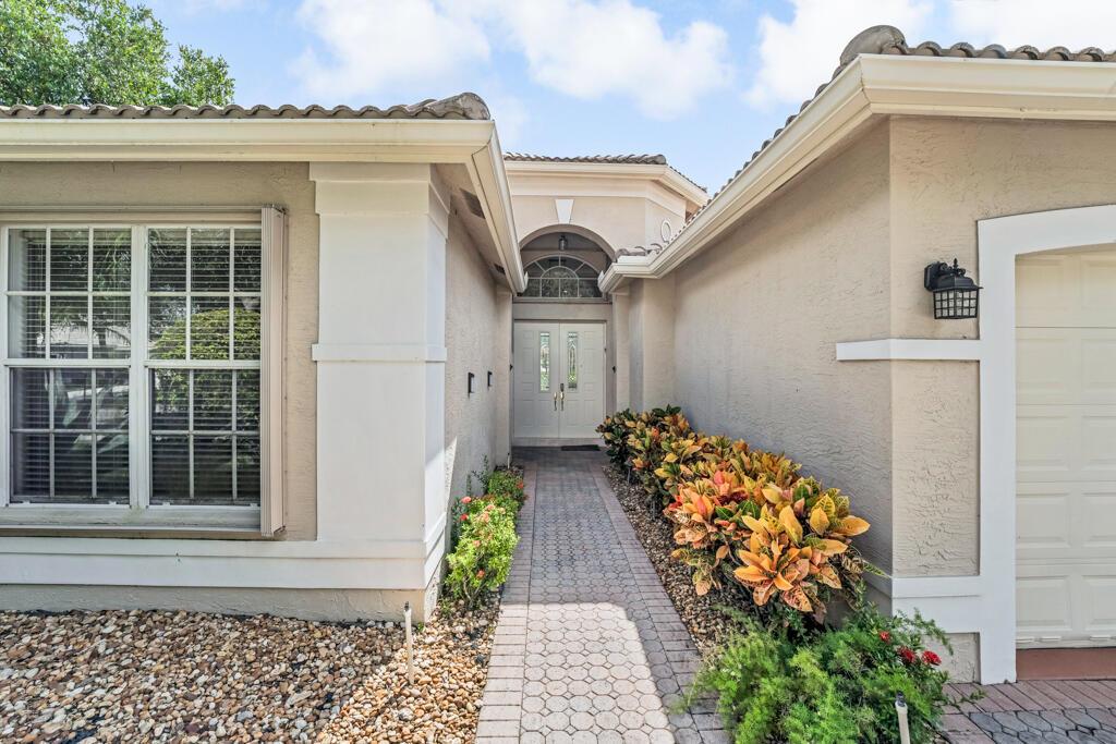 VALENCIA SHORES - Residential