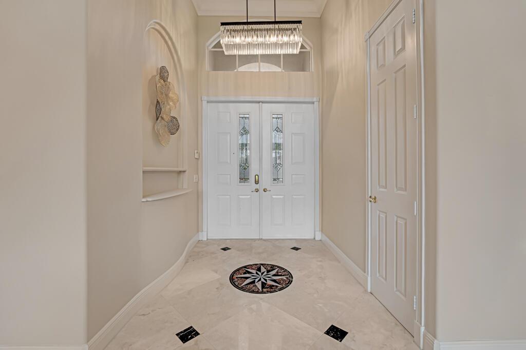 VALENCIA SHORES - Residential