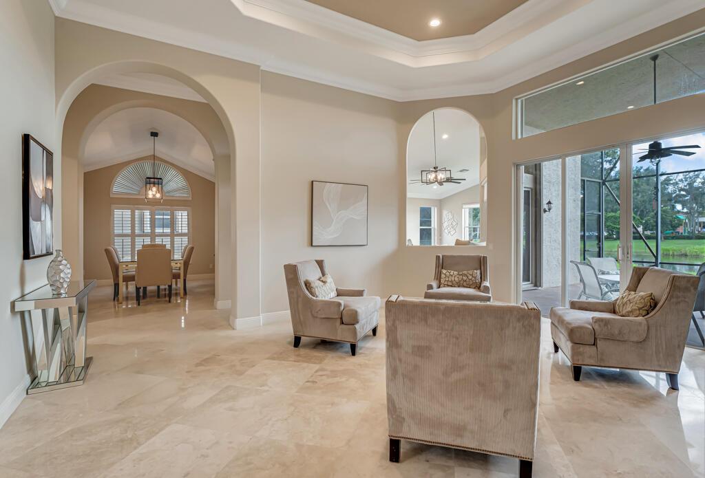 VALENCIA SHORES - Residential