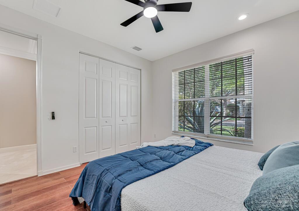 VALENCIA SHORES - Residential