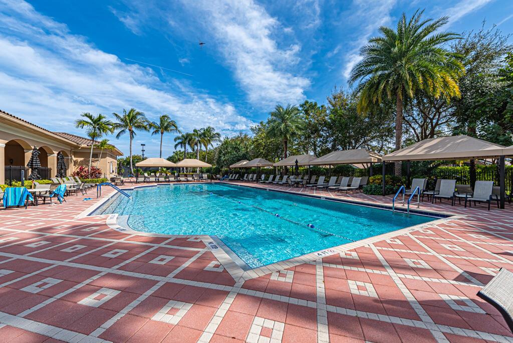 VALENCIA SHORES - Residential