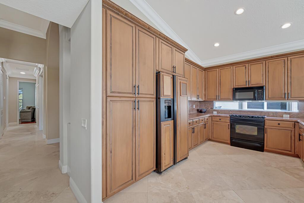 VALENCIA SHORES - Residential