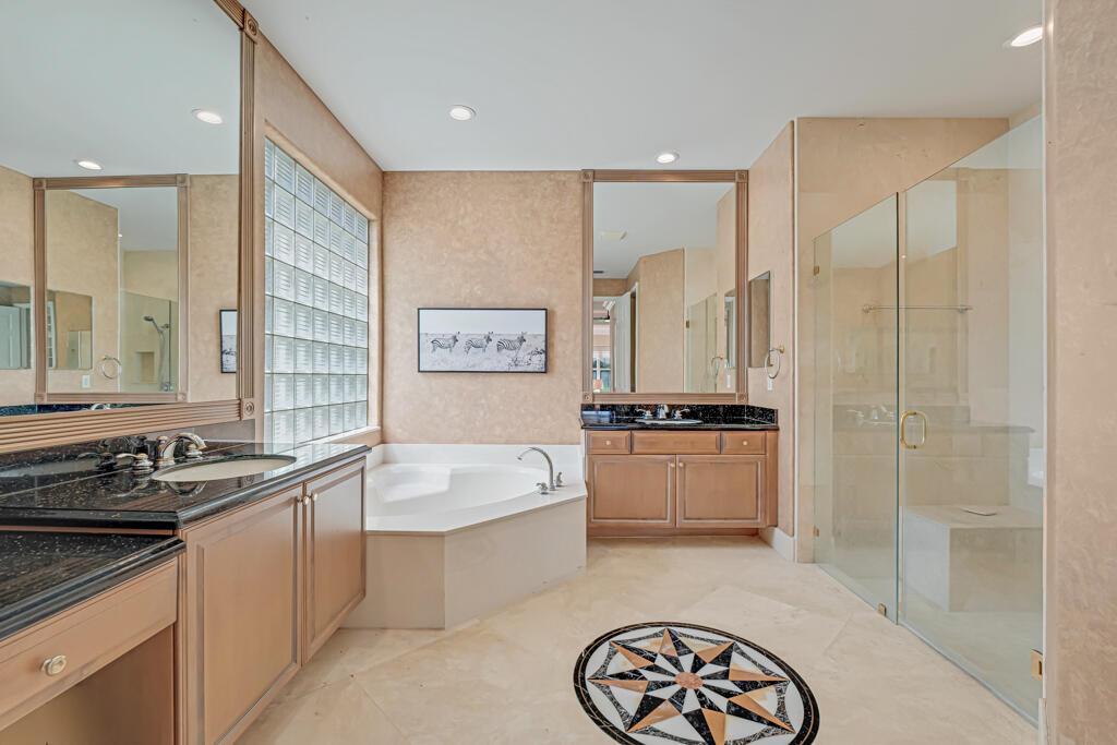 VALENCIA SHORES - Residential