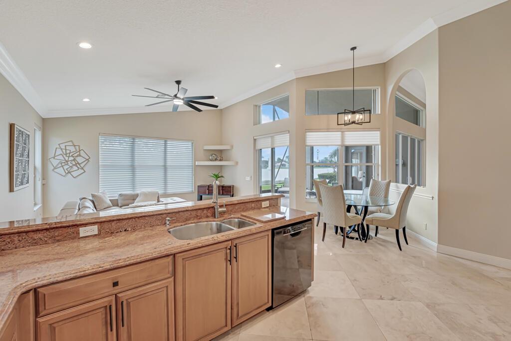 VALENCIA SHORES - Residential