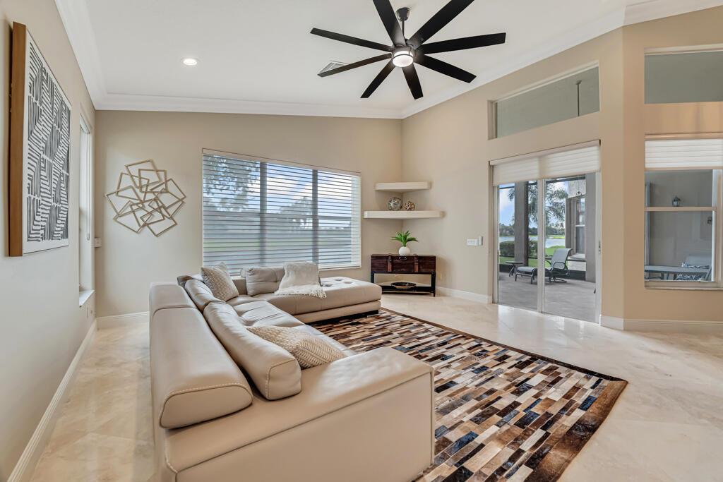 VALENCIA SHORES - Residential