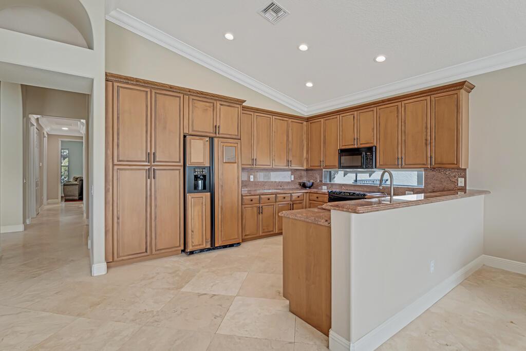 VALENCIA SHORES - Residential