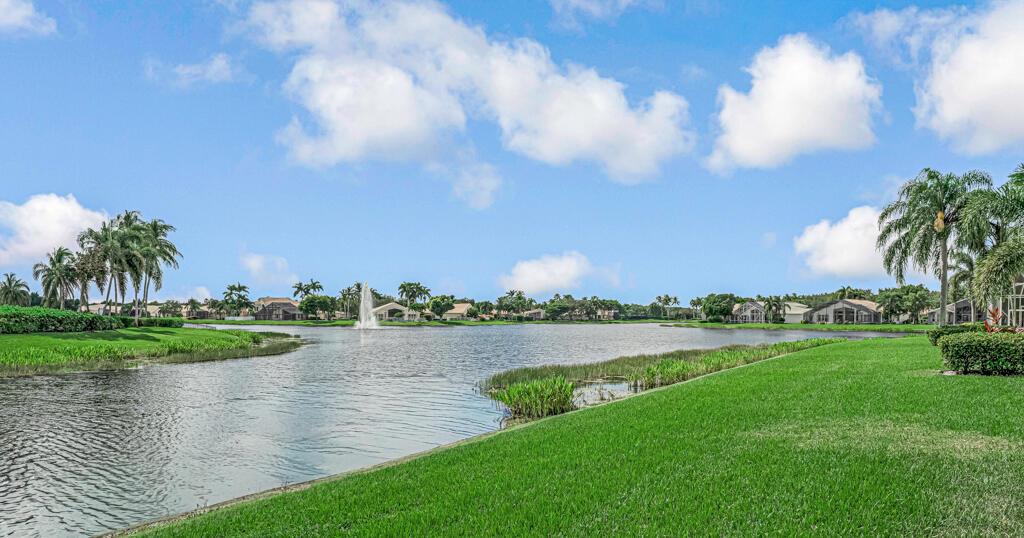 VALENCIA SHORES - Residential