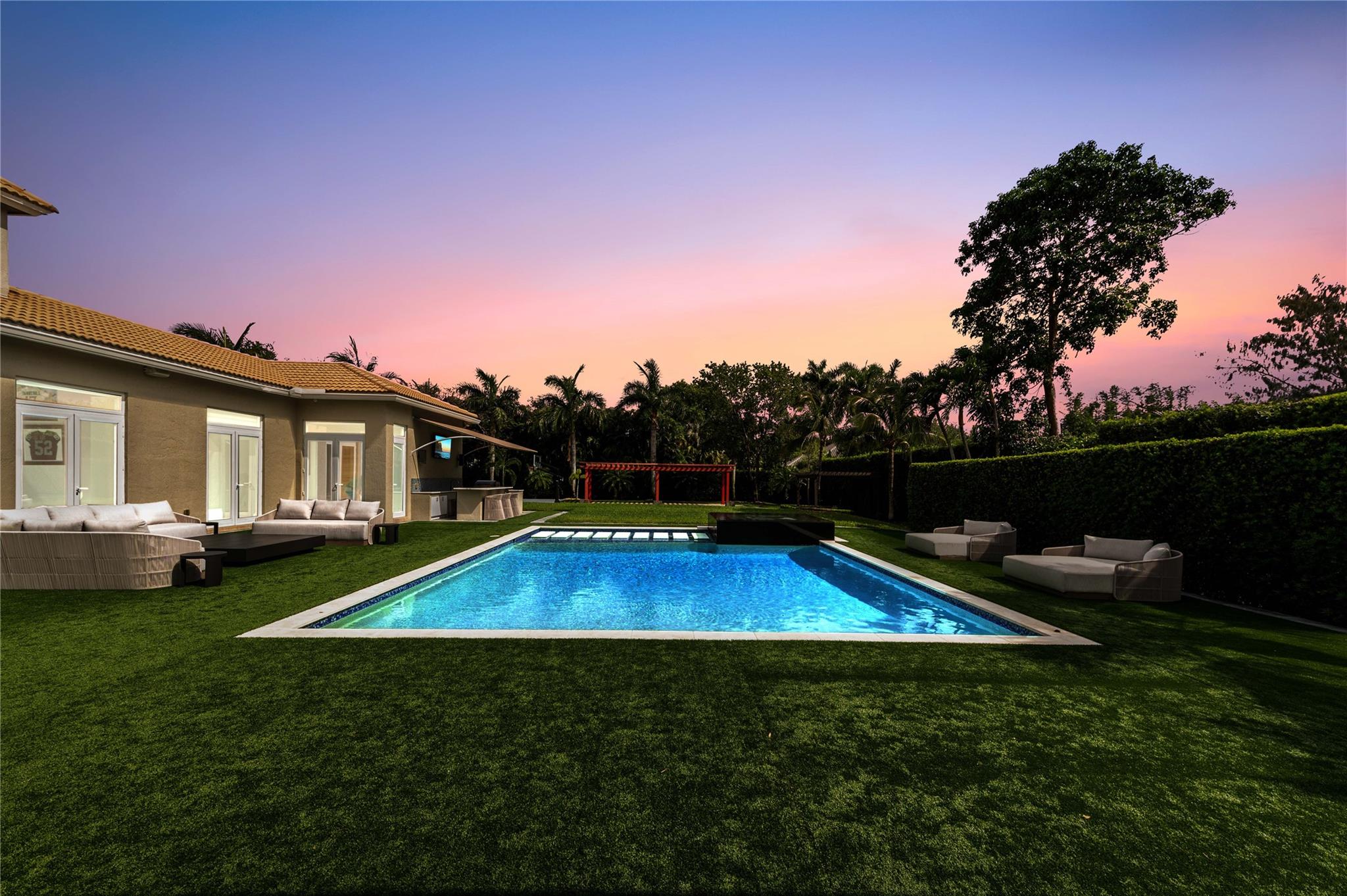 SIGNATURE ESTATES - Residential