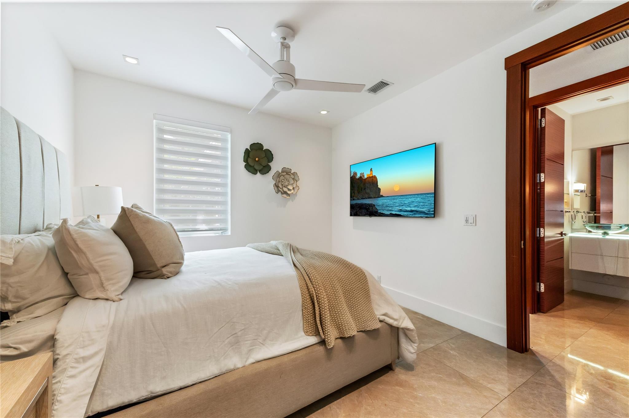 SIGNATURE ESTATES - Residential