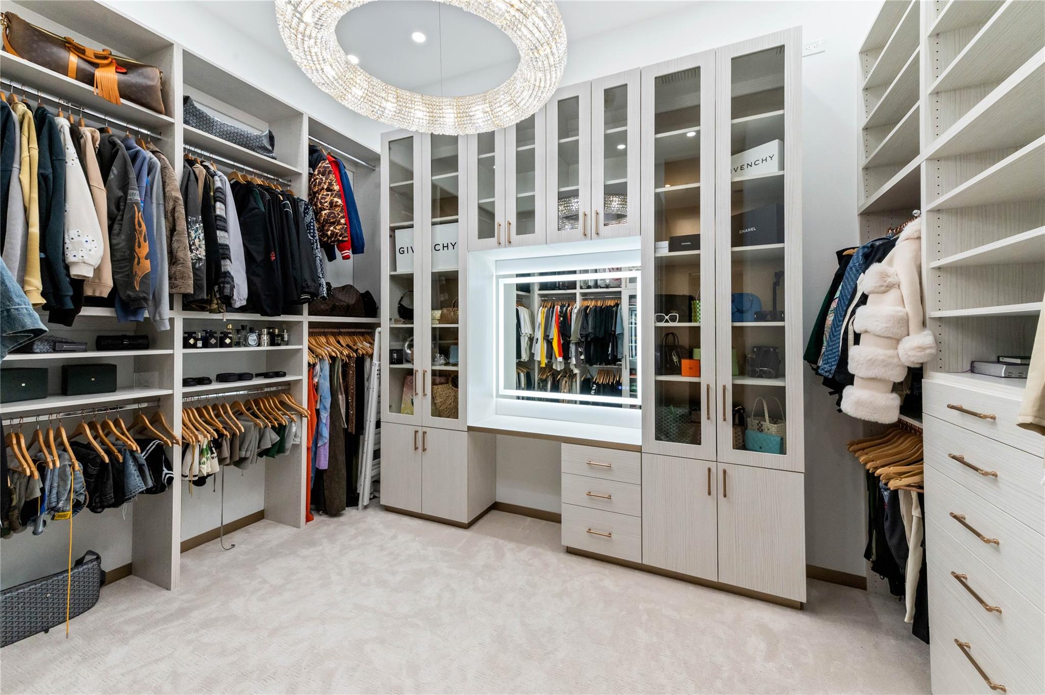 SIGNATURE ESTATES - Residential