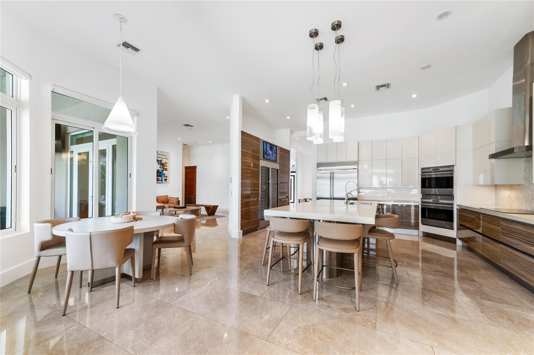 SIGNATURE ESTATES - Residential