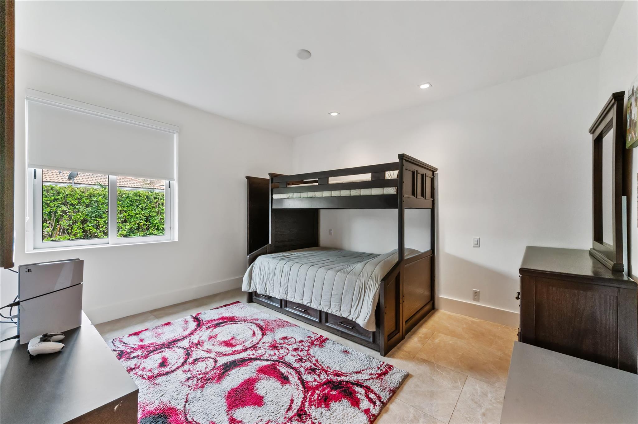 SIGNATURE ESTATES - Residential