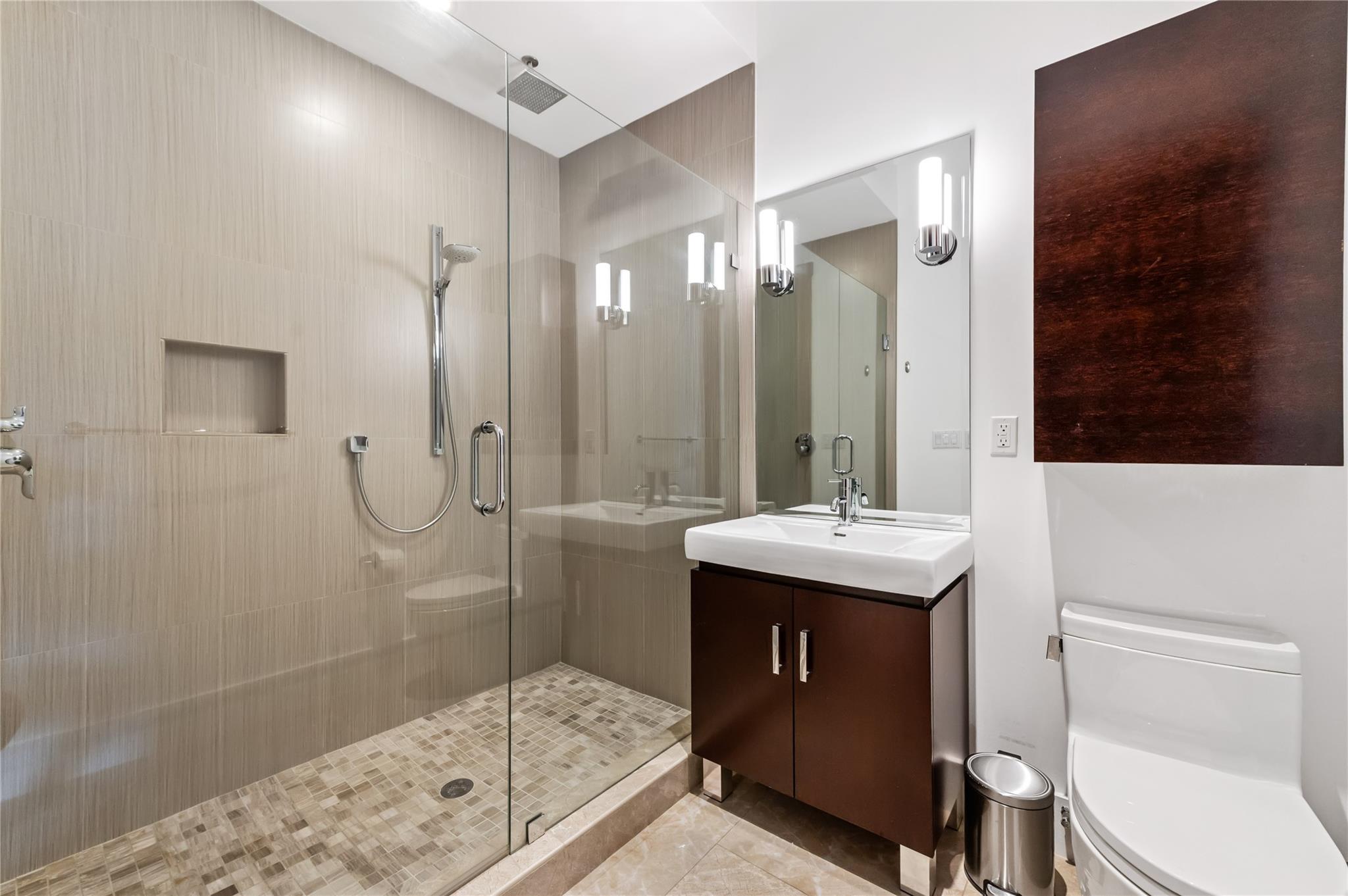 SIGNATURE ESTATES - Residential