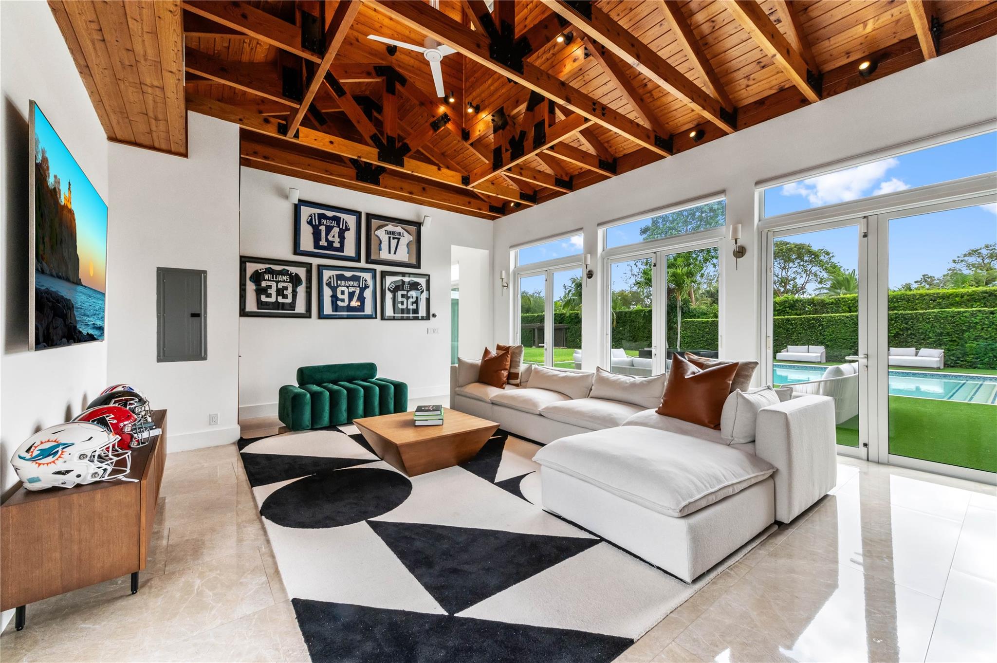 SIGNATURE ESTATES - Residential