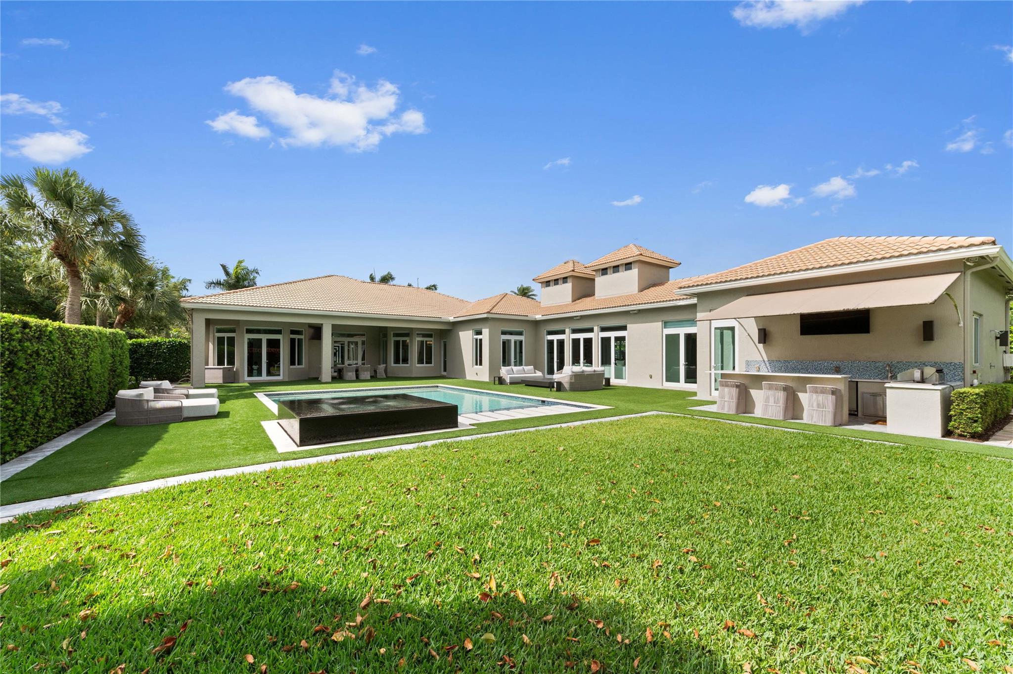 SIGNATURE ESTATES - Residential