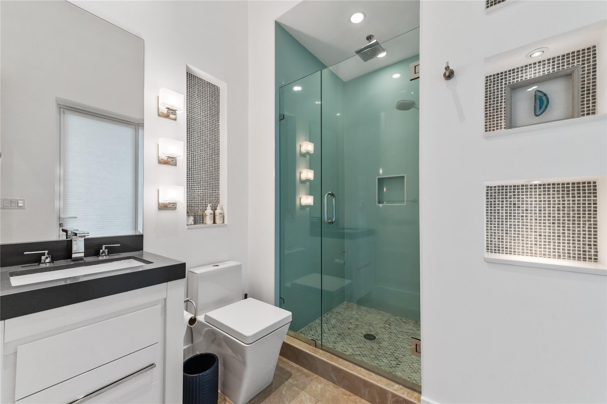 SIGNATURE ESTATES - Residential