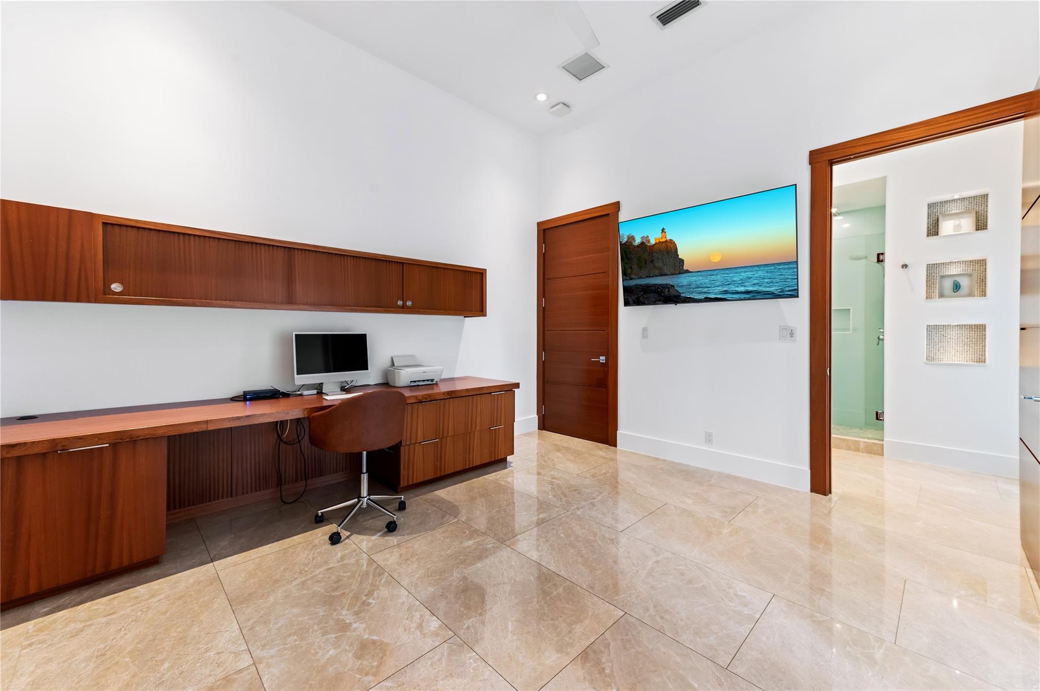 SIGNATURE ESTATES - Residential