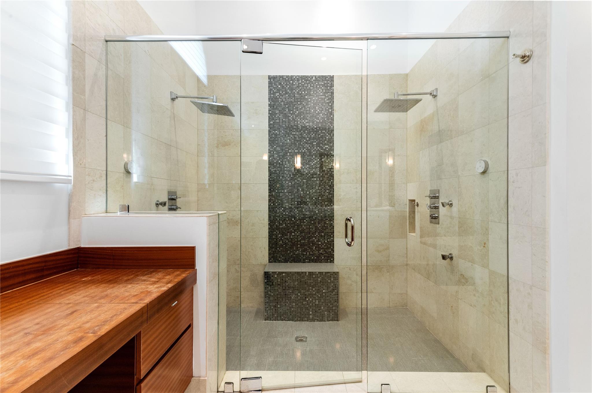 SIGNATURE ESTATES - Residential