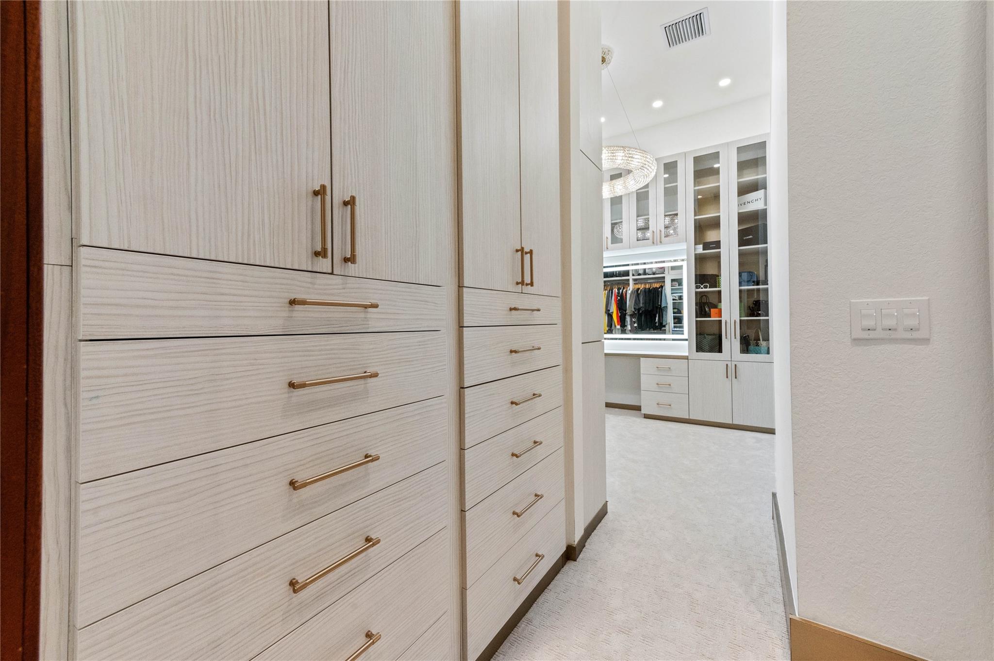 SIGNATURE ESTATES - Residential