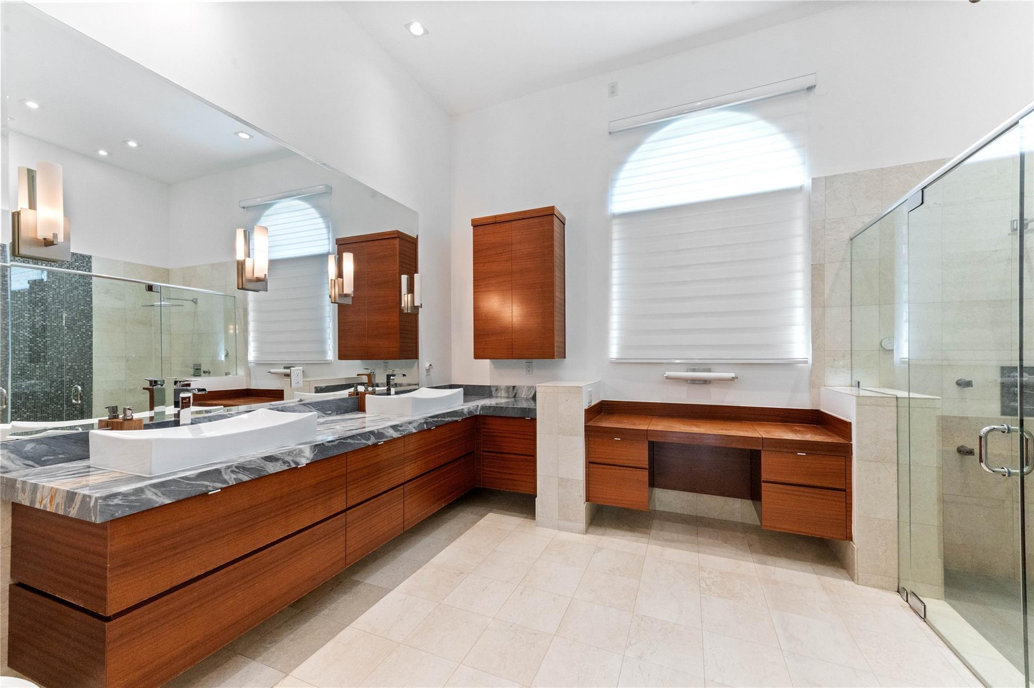 SIGNATURE ESTATES - Residential