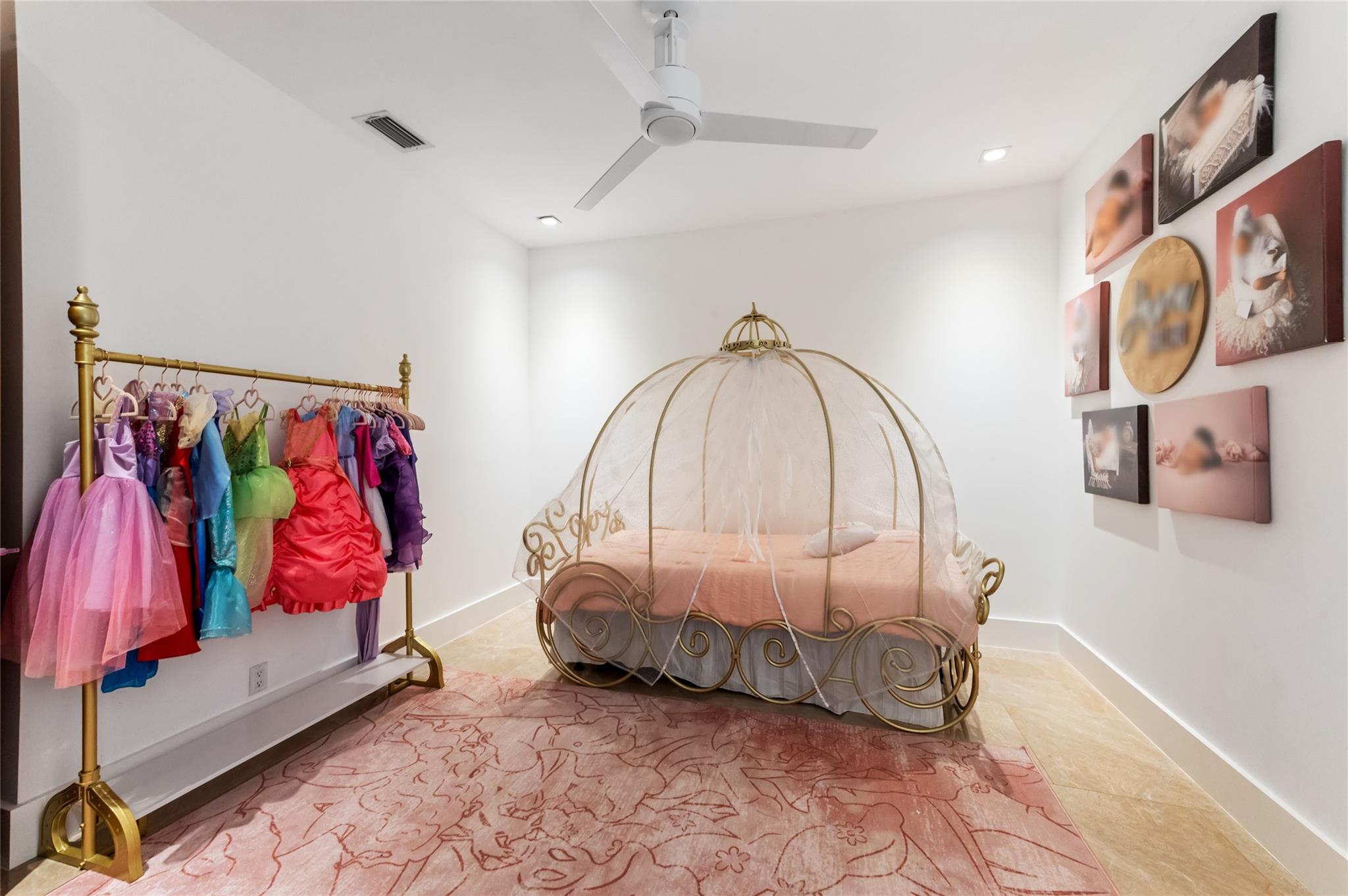 SIGNATURE ESTATES - Residential