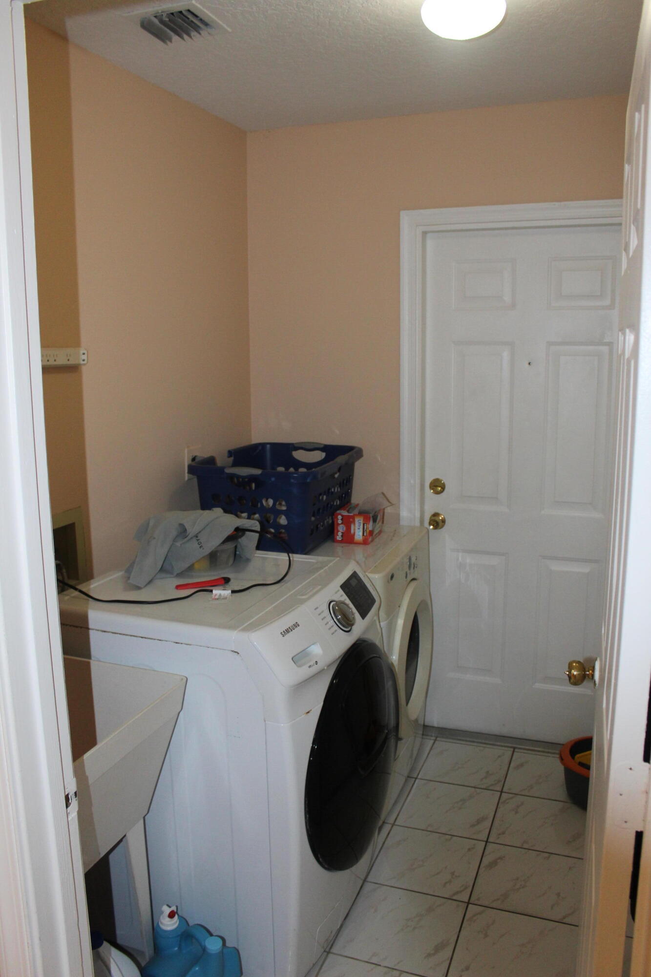 SUGAR POND MANOR OF WELLINGTON - Residential Lease