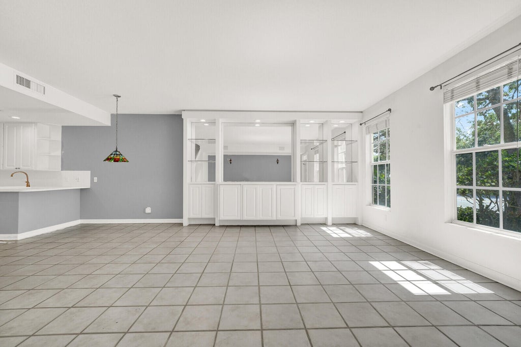 Photo of 133 Wentworth Court, Jupiter, FL 33458 (MLS # B26043101)