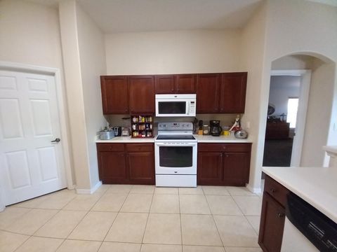 Single Family Residence in Port St Lucie FL 1719 Leafy Road Rd 4.jpg