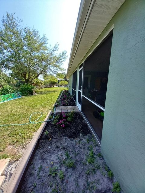 Single Family Residence in Port St Lucie FL 1719 Leafy Road Rd 43.jpg