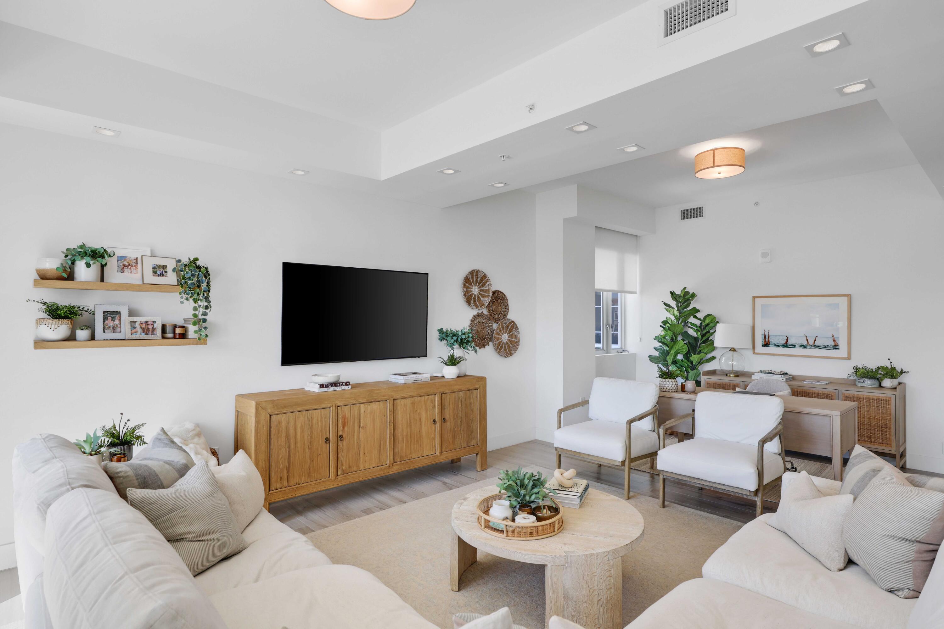 TOWER 155 CONDO - Residential