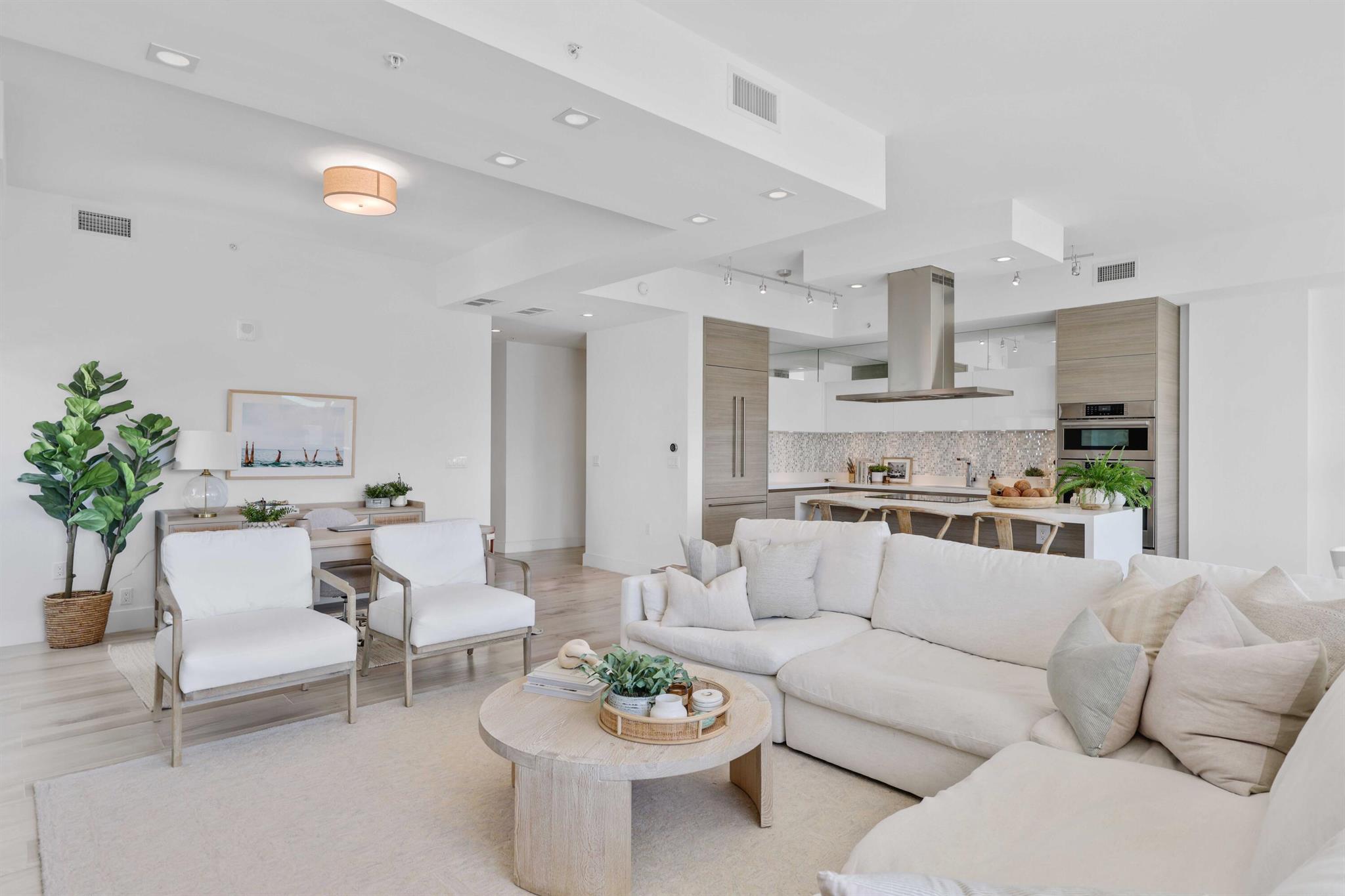 TOWER 155 CONDO - Residential