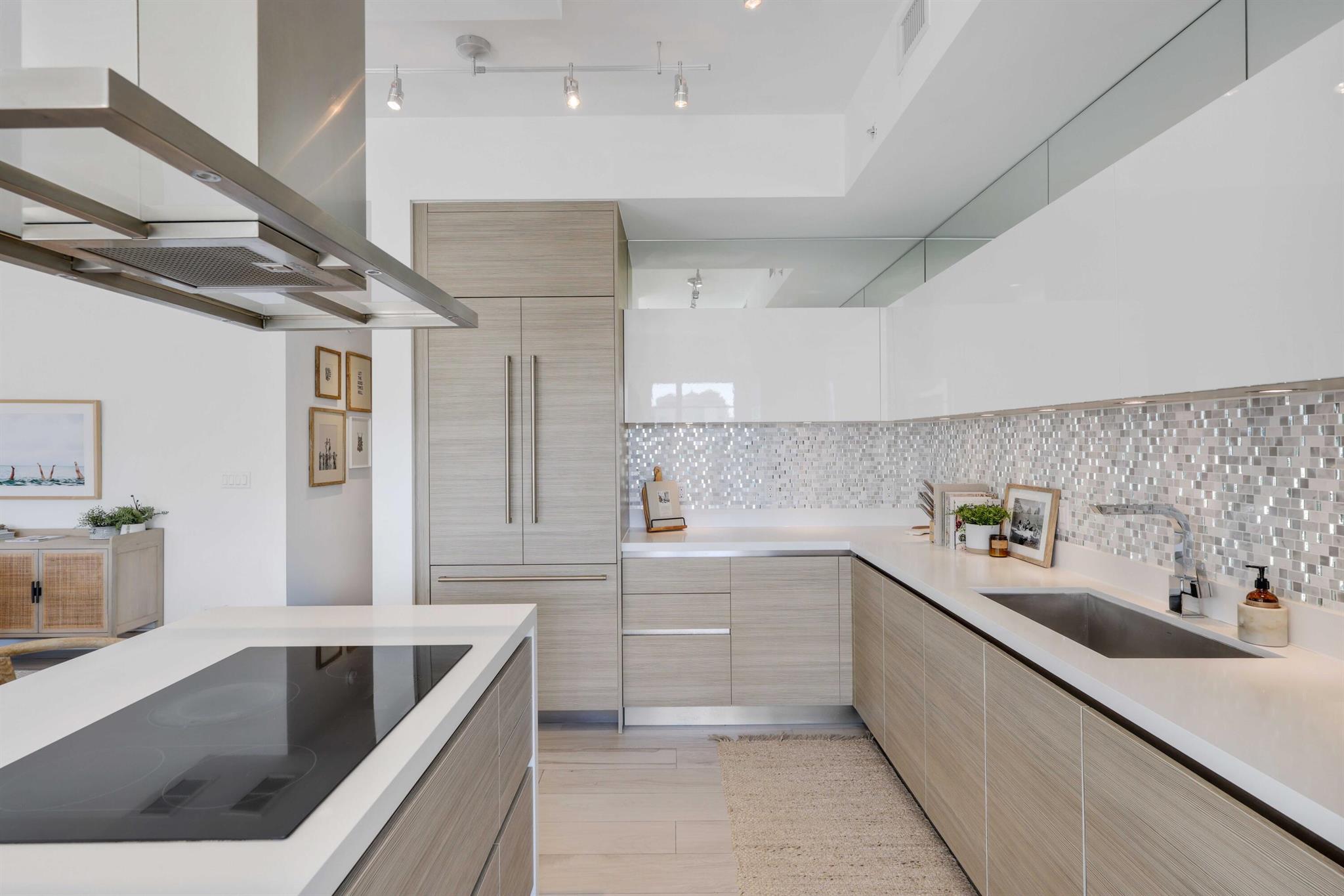 TOWER 155 CONDO - Residential