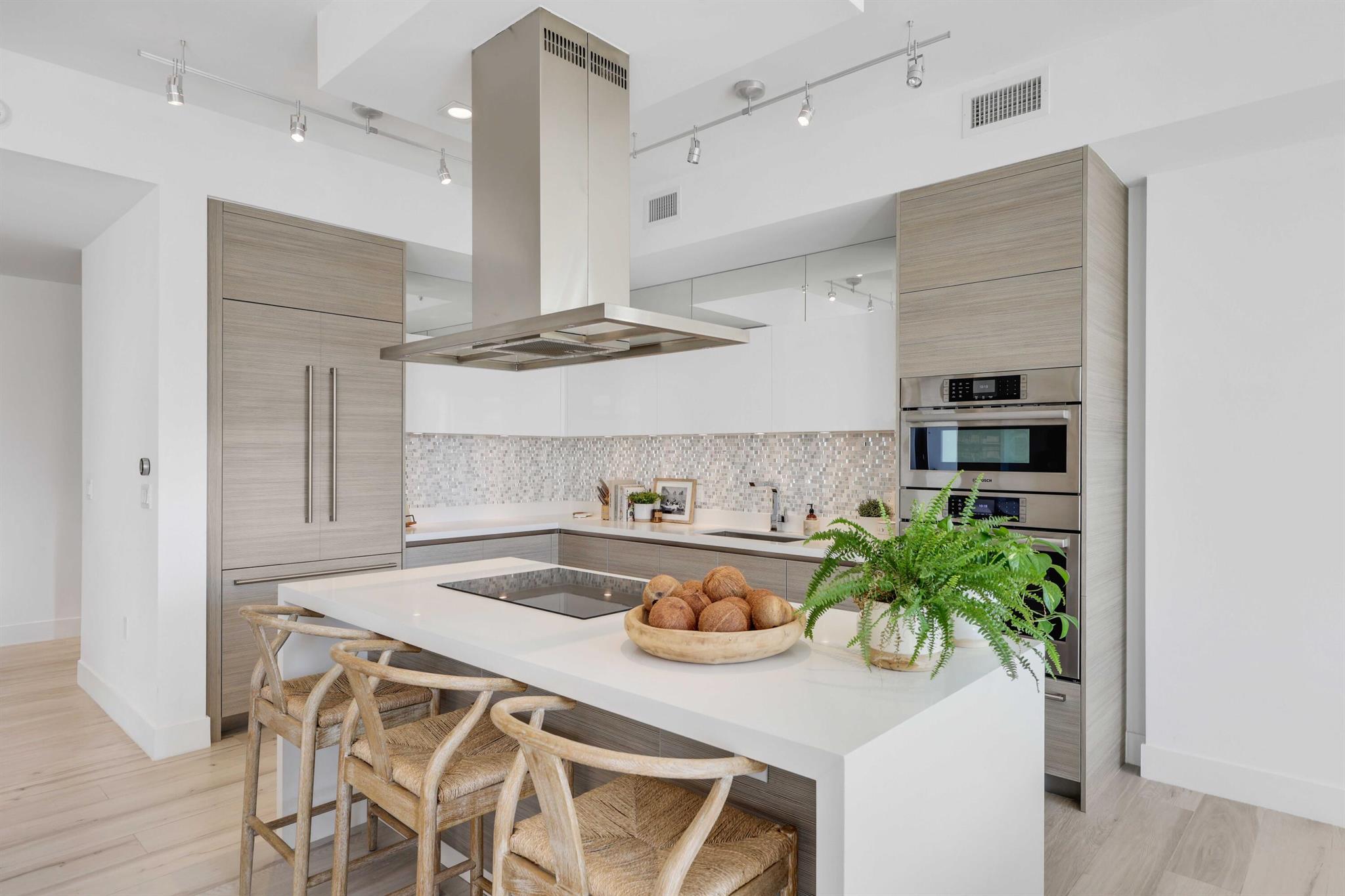 TOWER 155 CONDO - Residential