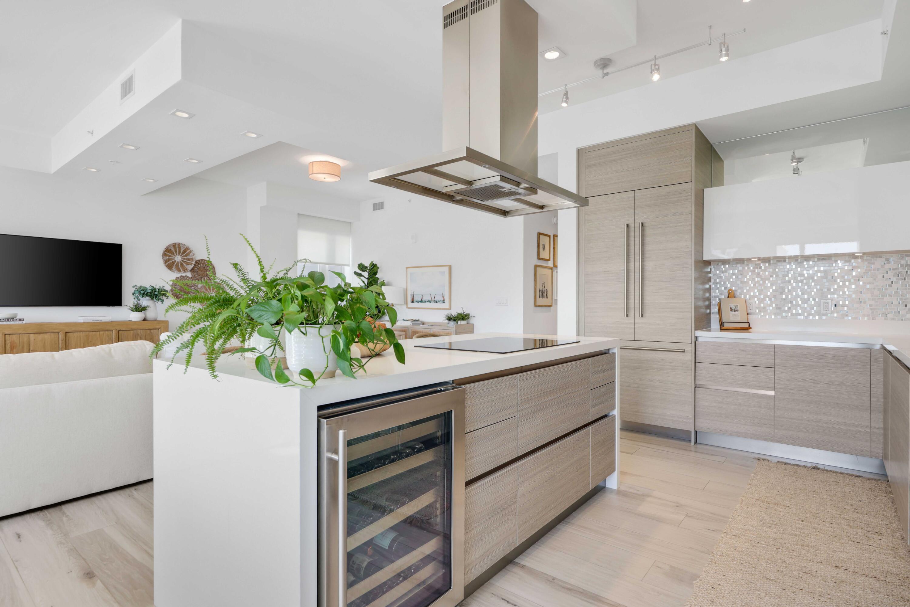 TOWER 155 CONDO - Residential