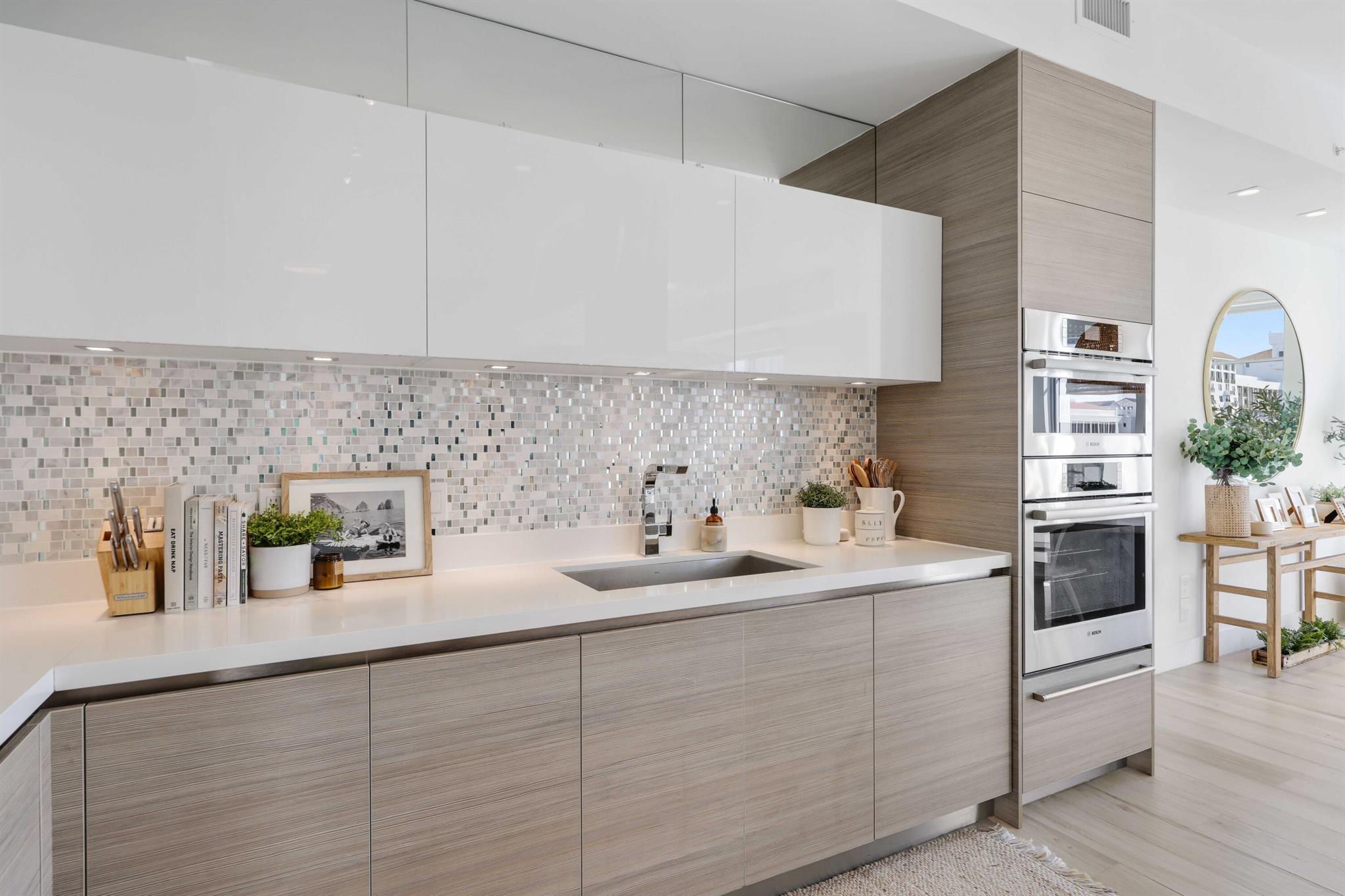 TOWER 155 CONDO - Residential