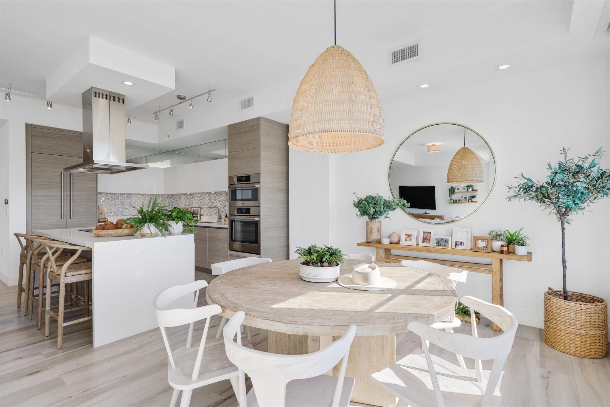 TOWER 155 CONDO - Residential