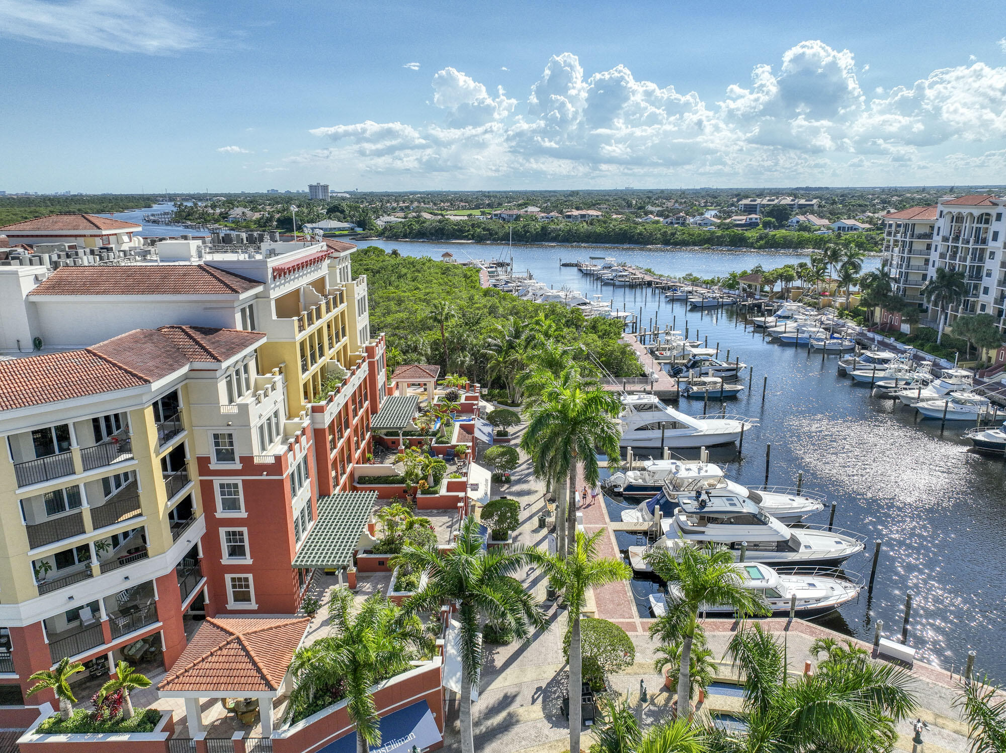 Jupiter Yacht Club - Land