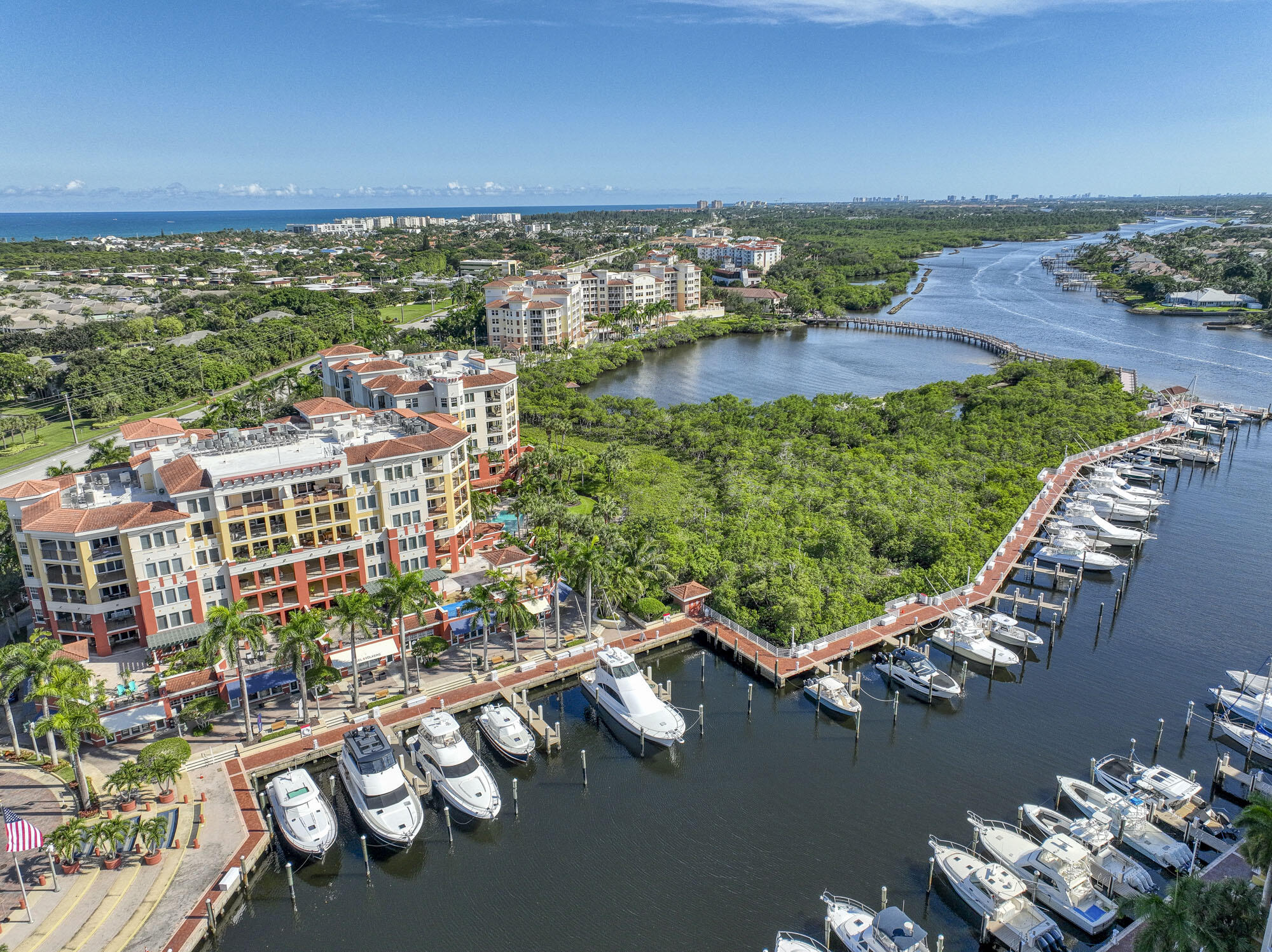 Jupiter Yacht Club - Land