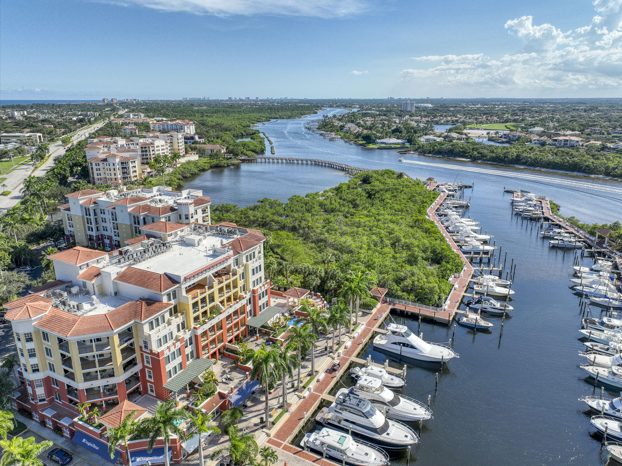 Jupiter Yacht Club - Land