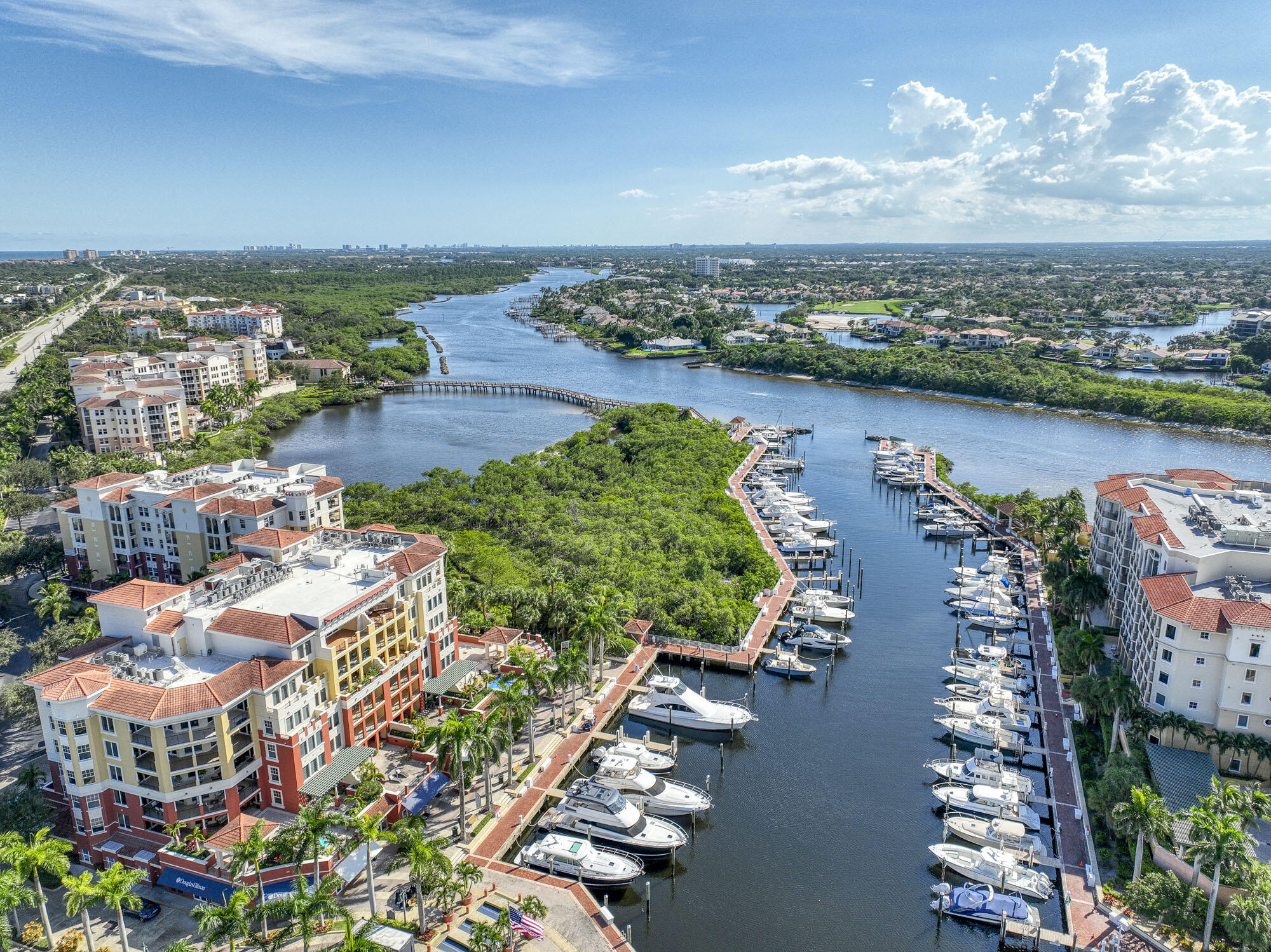 Jupiter Yacht Club - Land