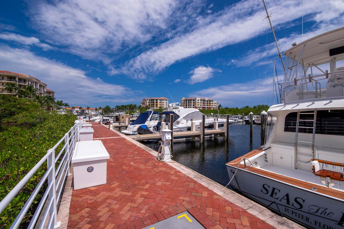Jupiter Yacht Club - Land