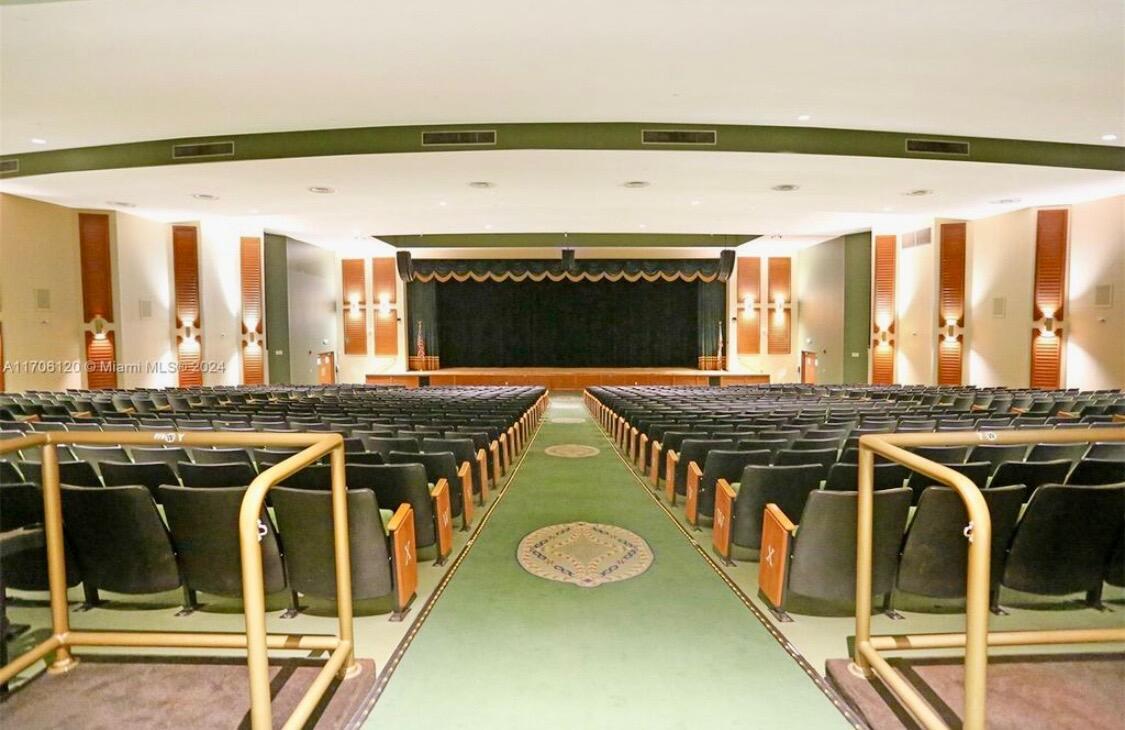 IVANHOE EAST AT CENTURY VILLAGE - Residential