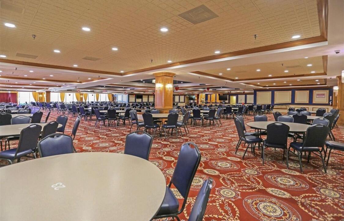 IVANHOE EAST AT CENTURY VILLAGE - Residential