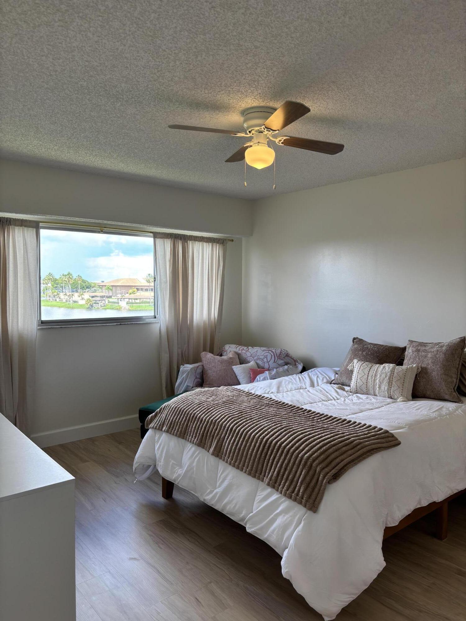 IVANHOE EAST AT CENTURY VILLAGE - Residential