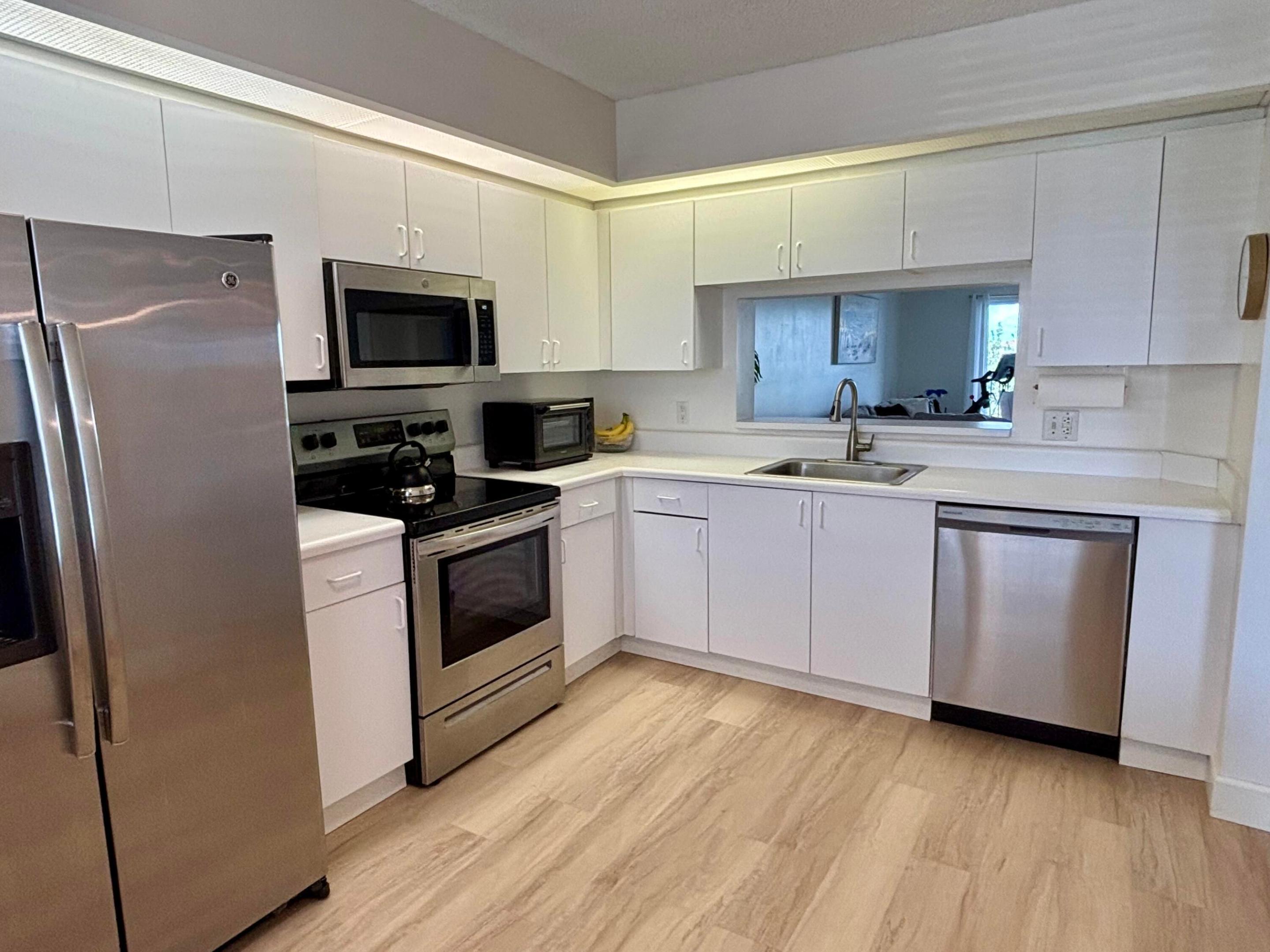 IVANHOE EAST AT CENTURY VILLAGE - Residential