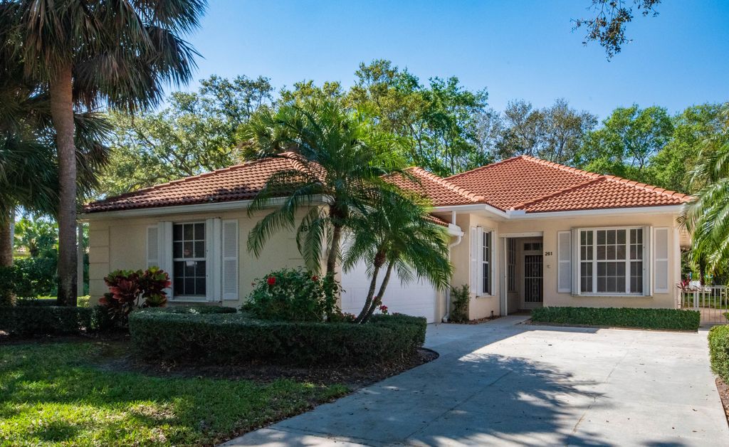 Photo of 261 Kelsey Park Circle, Palm Beach Gardens, FL 33410 (MLS # R10871084)