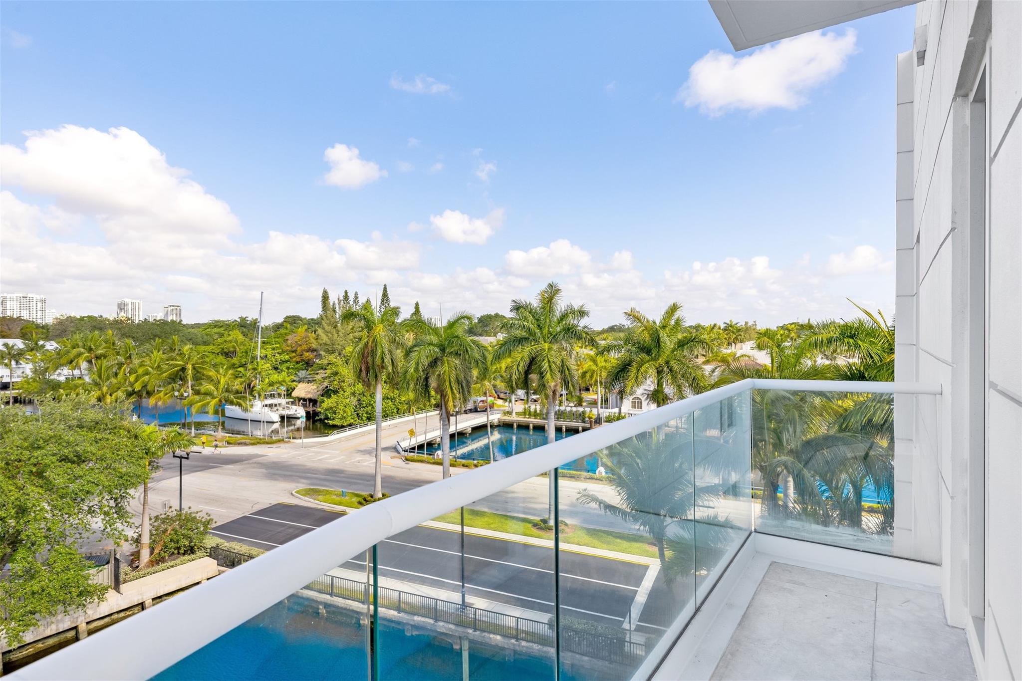 MAISON BLANC OF LAS OLAS - Residential