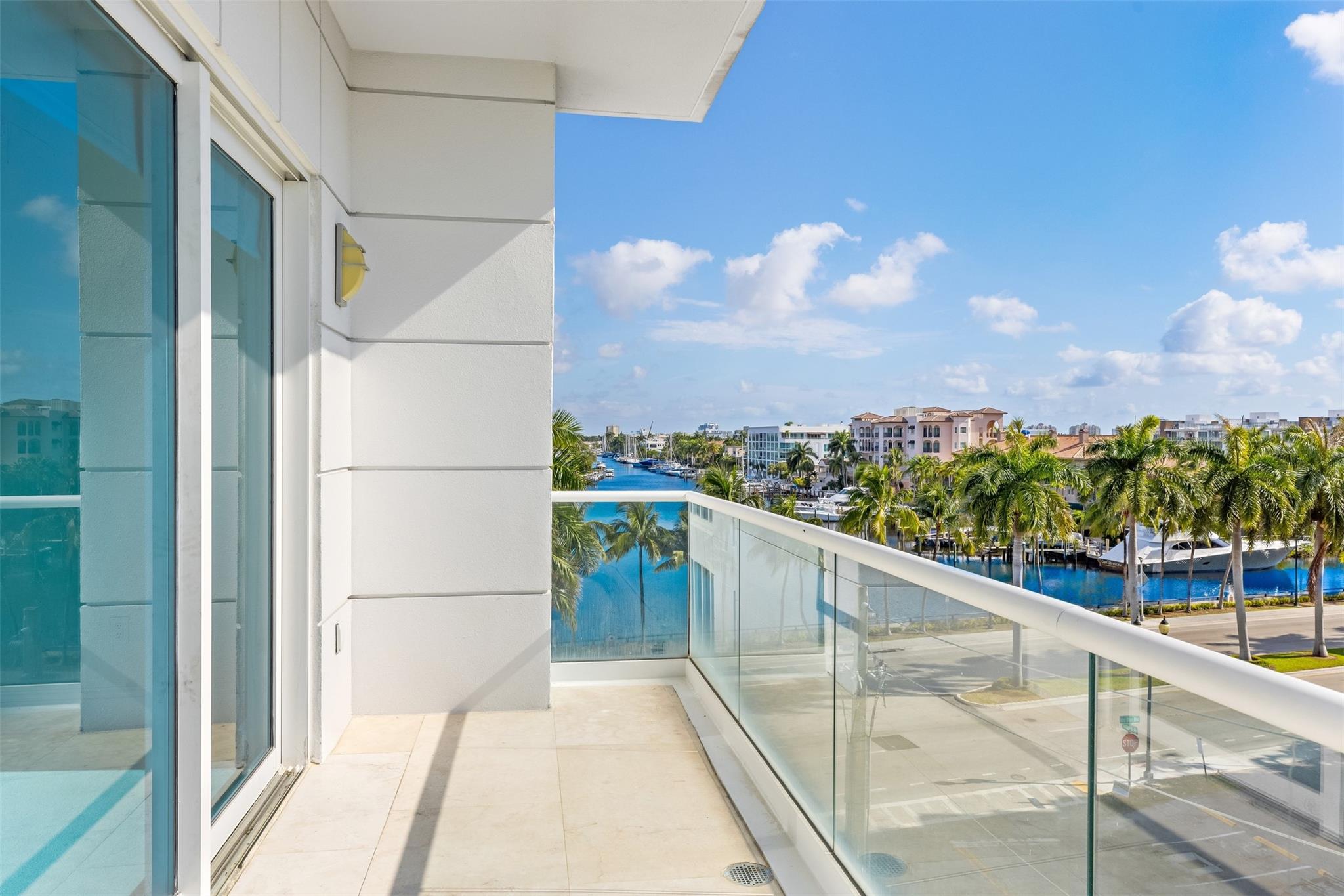 MAISON BLANC OF LAS OLAS - Residential